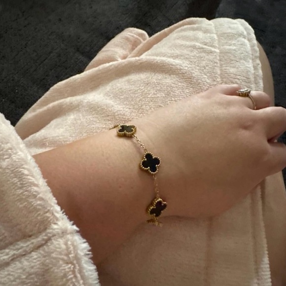 Elegant Gold and Black Clover Necklace